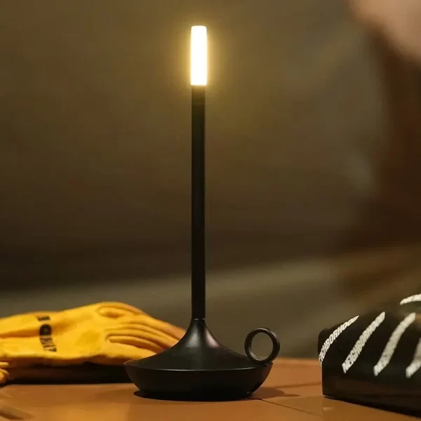 Lâmpada de Mesa LED com Estilo de Vela - Image 2